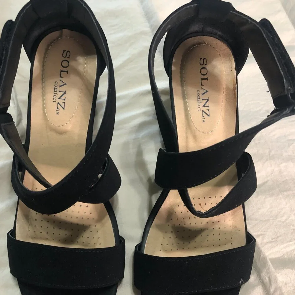 Solanz Women's black faux suede open-toe‎ wedge strappy sandals size 8M